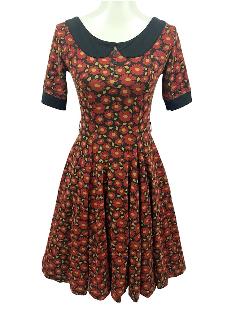Effie’s Heart Modcloth Retro Mod Peter Pan Collar Gertie Swing Dress Mum Flower